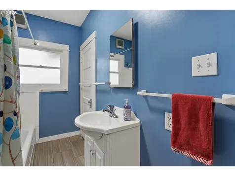 2204 NE 46th Avenue Portland OR 97213