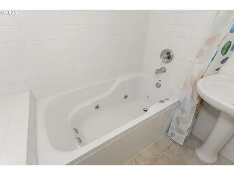 2204 NE 46th Avenue Portland OR 97213
