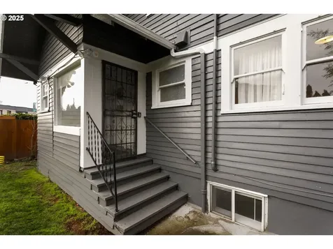 2204 NE 46th Avenue Portland OR 97213