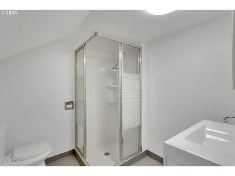 2204 NE 46th Avenue Portland OR 97213
