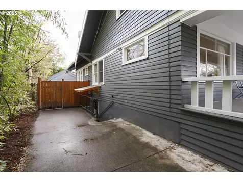 2204 NE 46th Avenue Portland OR 97213