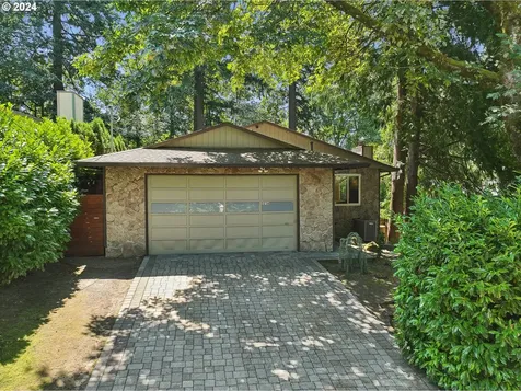 5236 Sw Vacuna Street Portland OR 97219