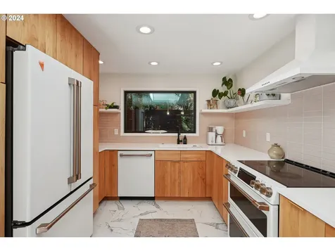 5236 Sw Vacuna Street Portland OR 97219
