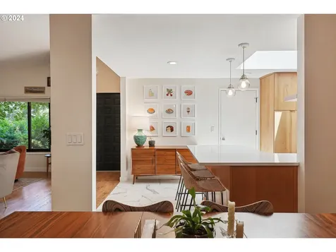 5236 Sw Vacuna Street Portland OR 97219