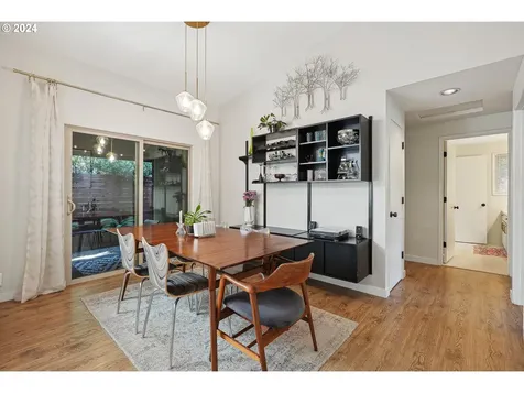 5236 Sw Vacuna Street Portland OR 97219