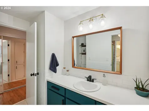 5236 Sw Vacuna Street Portland OR 97219