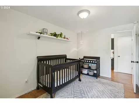 5236 Sw Vacuna Street Portland OR 97219
