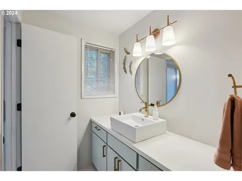 5236 Sw Vacuna Street Portland OR 97219