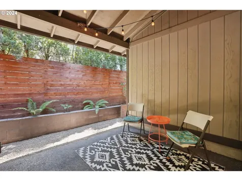 5236 Sw Vacuna Street Portland OR 97219