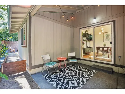 5236 Sw Vacuna Street Portland OR 97219