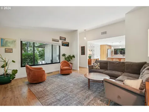 5236 Sw Vacuna Street Portland OR 97219