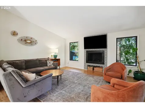 5236 Sw Vacuna Street Portland OR 97219