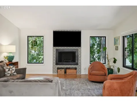 5236 Sw Vacuna Street Portland OR 97219