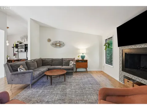 5236 Sw Vacuna Street Portland OR 97219