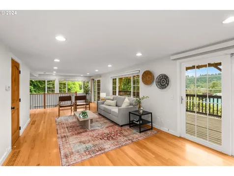 1551 5th Street West Linn OR 97068