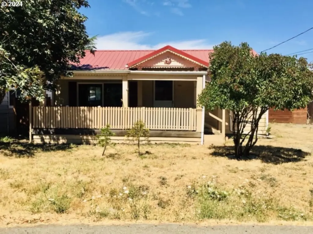 865 Ne Bond Street Myrtle Creek OR 97457