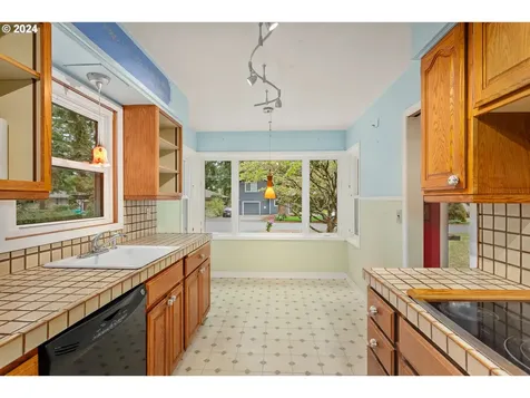 839 Ne 112th Avenue Portland OR 97220
