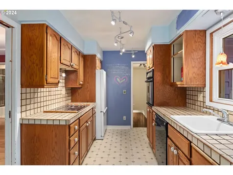 839 Ne 112th Avenue Portland OR 97220