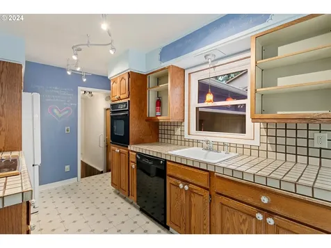 839 Ne 112th Avenue Portland OR 97220