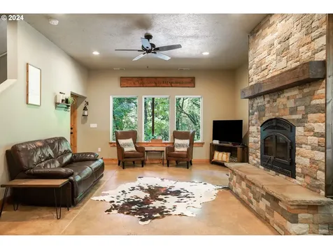41288 Rodgers Mountain Loop Scio OR 97374