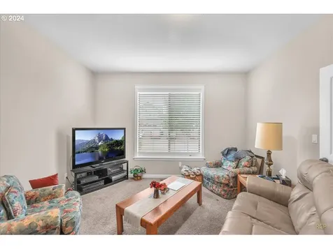 33963 Se Uhlman Lane Scappoose OR 97056