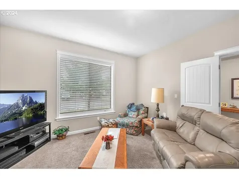 33963 Se Uhlman Lane Scappoose OR 97056