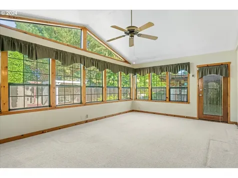 4585 Dean Street NE Salem OR 97301