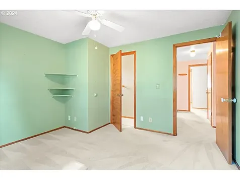 4585 Dean Street NE Salem OR 97301