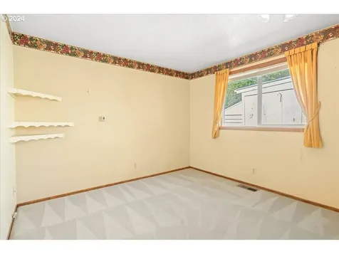 4585 Dean Street NE Salem OR 97301