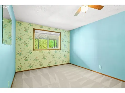 4585 Dean Street NE Salem OR 97301