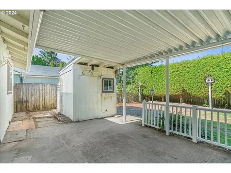 4585 Dean Street NE Salem OR 97301