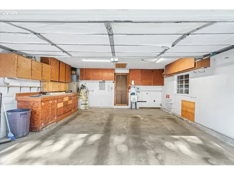 4585 Dean Street NE Salem OR 97301
