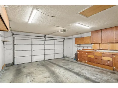 4585 Dean Street NE Salem OR 97301