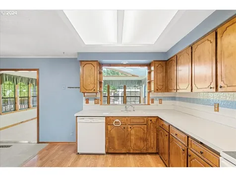 4585 Dean Street NE Salem OR 97301
