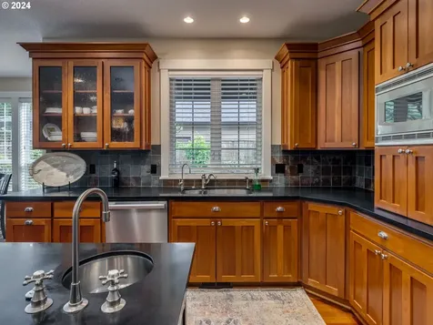 2018 N Vine Street Canby OR 97013