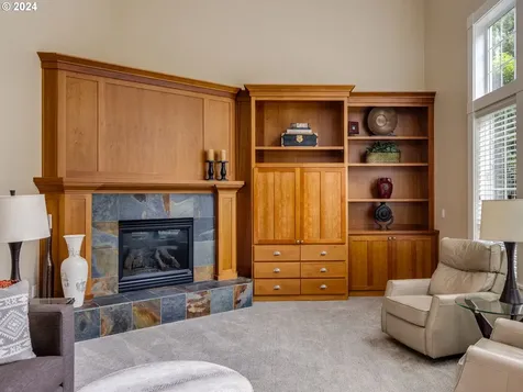 2018 N Vine Street Canby OR 97013
