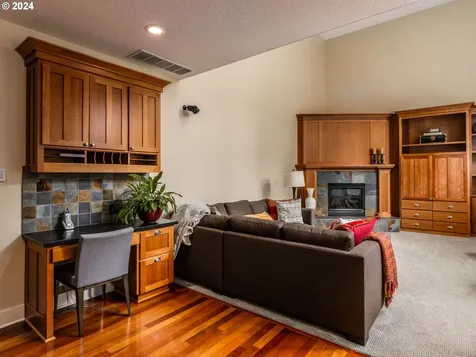 2018 N Vine Street Canby OR 97013