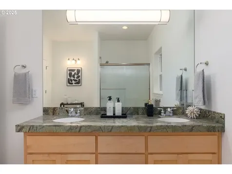 134 Marlboro Lane Eugene OR 97405