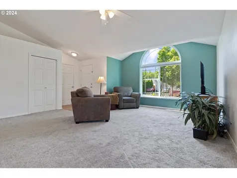 246 Independence Way Independence OR 97351
