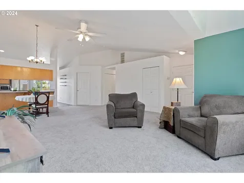 246 Independence Way Independence OR 97351