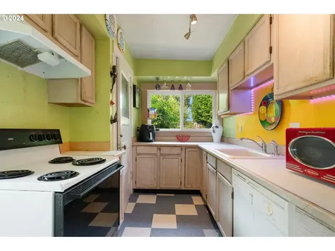 2227 SE 32nd Place Portland OR 97214