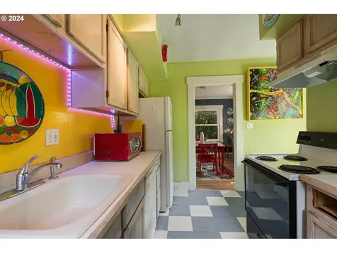 2227 SE 32nd Place Portland OR 97214