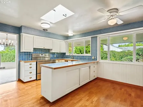 5322 NW Cherry Street Vancouver WA 98663