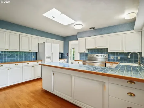 5322 NW Cherry Street Vancouver WA 98663