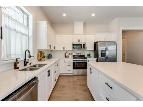 29053 Nw King Street North Plains OR 97133
