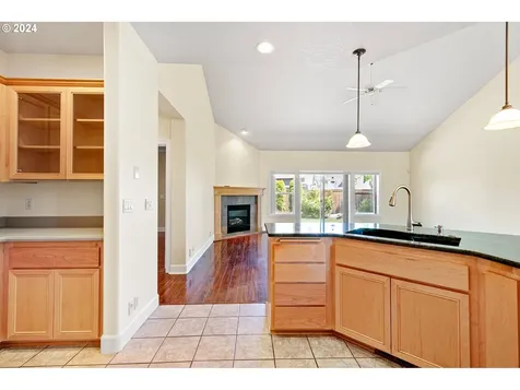 790 Old Orchard Lane Springfield OR 97477