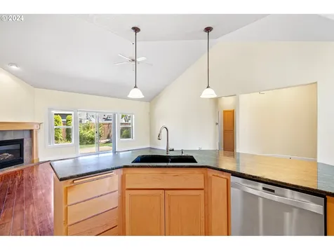 790 Old Orchard Lane Springfield OR 97477