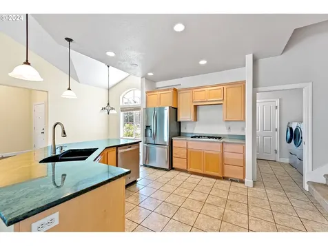790 Old Orchard Lane Springfield OR 97477