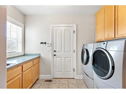 790 Old Orchard Lane Springfield OR 97477