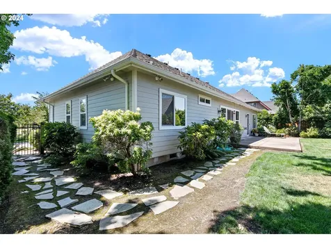 790 Old Orchard Lane Springfield OR 97477